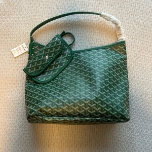 Elegant Green Shoulder Bag with Pouch